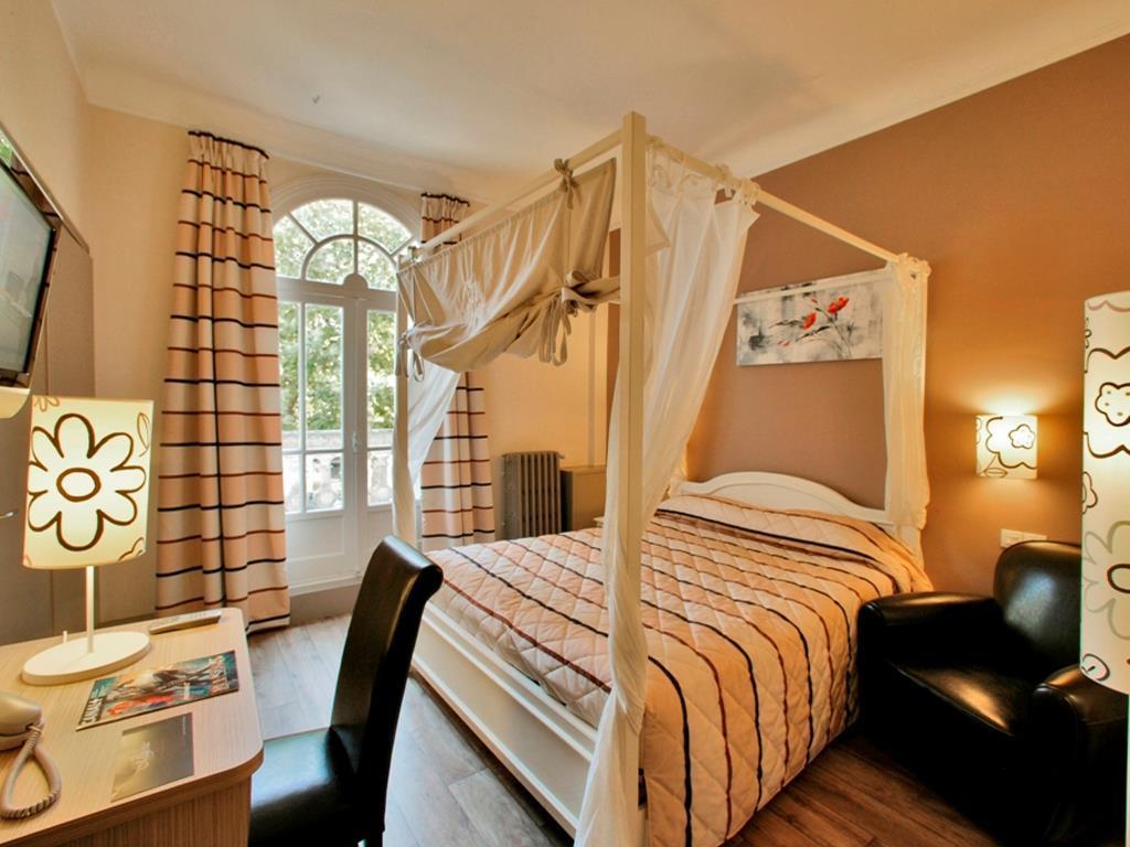 Logis Hotel Majestic Chatelaillon Plage - La Rochelle ภายนอก รูปภาพ